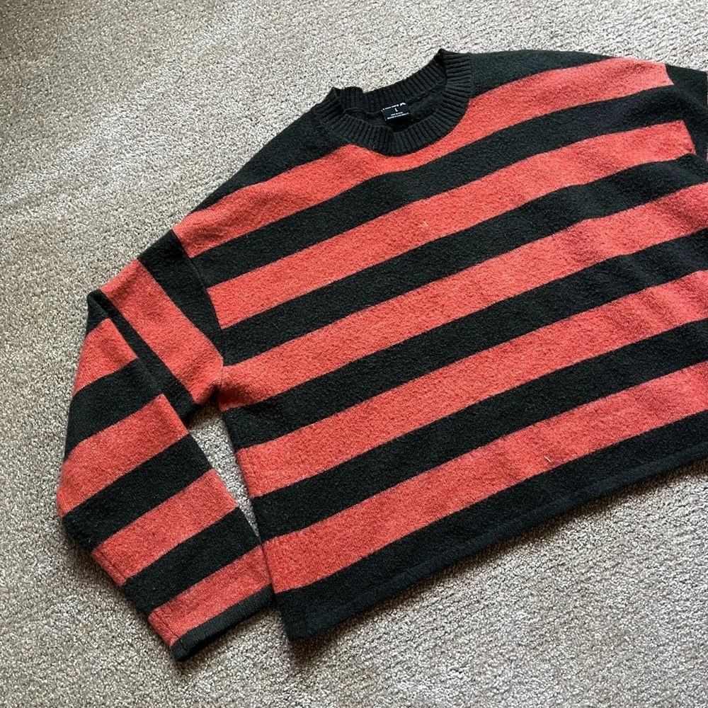VTG 00’s / Y2K Hurley Red & Black Striped Sweater - Picture 4 of 6